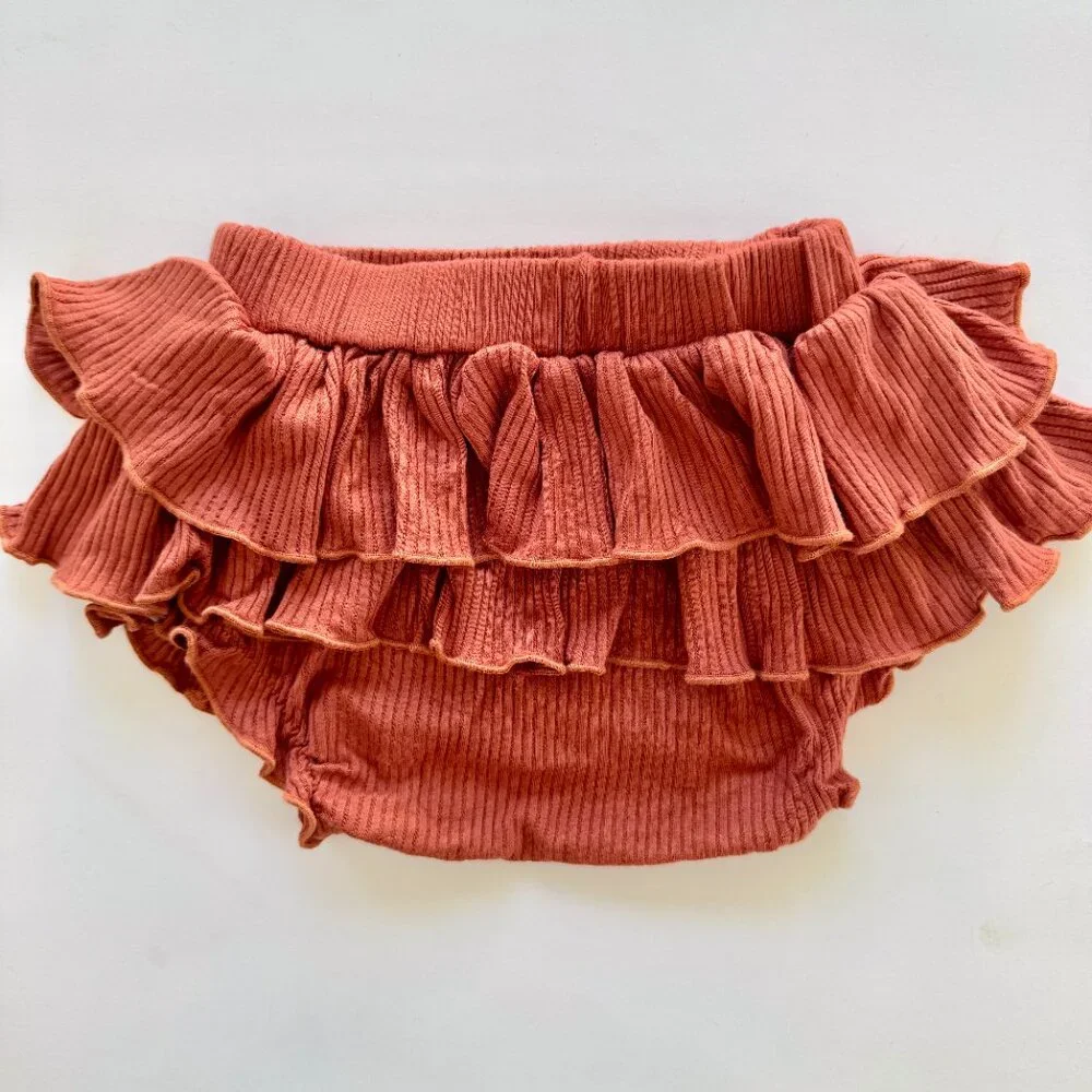 Kate Quinn Ruffle Bloomer Bundle | Rust Rib + Peacock Print | 6-12M - Picture 3 of 7